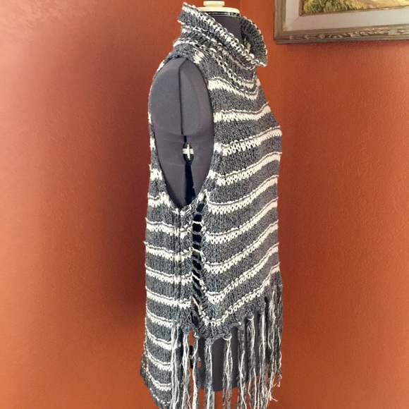 Free People Folksong Fringe Vest NWOT - Picture 5 of 10